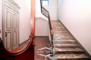 Appartamento ristrutturato in villa d'epoca