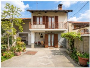 VINOVO CENTRO: CASA INDIPENDENTE CON CORTE PRIVATA