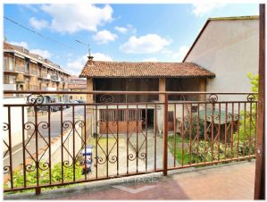 VINOVO CENTRO: CASA INDIPENDENTE CON CORTE PRIVATA