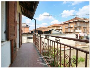 VINOVO CENTRO: CASA INDIPENDENTE CON CORTE PRIVATA