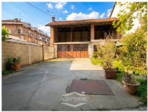 VINOVO CENTRO: CASA INDIPENDENTE CON CORTE PRIVATA