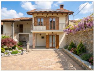 VINOVO CENTRO: CASA INDIPENDENTE CON CORTE PRIVATA