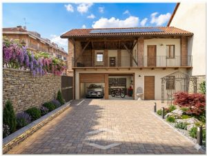 VINOVO CENTRO: CASA INDIPENDENTE CON CORTE PRIVATA