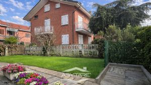 La tua casa Abytare..
Alcune immagini di questo an...