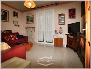 QUADRILOCALE VENDESI CON BOX VIA ROVEDA 13 TORINO