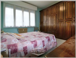 QUADRILOCALE VENDESI CON BOX VIA ROVEDA 13 TORINO