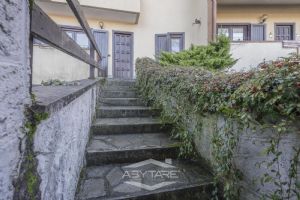 VILLA A SCHIERA CON GIARDINO E AMPIO BOX AUTO