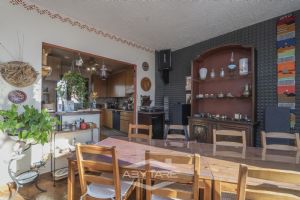 VILLA A SCHIERA CON GIARDINO E AMPIO BOX AUTO