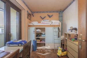 VILLA A SCHIERA CON GIARDINO E AMPIO BOX AUTO