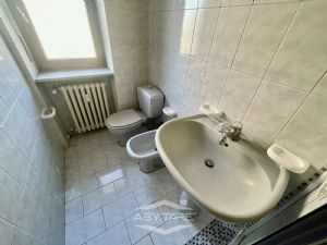 2 locali vendita Moncalieri Strada Genova 82