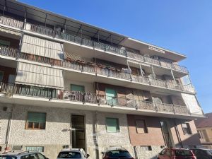 2 locali vendita Moncalieri Strada Genova 82