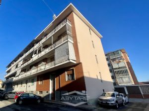 2 locali vendita Moncalieri Strada Genova 82