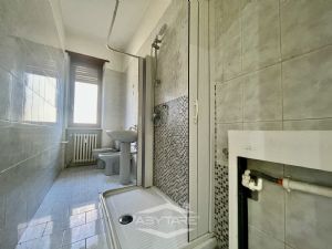 2 locali vendita Moncalieri Strada Genova 82