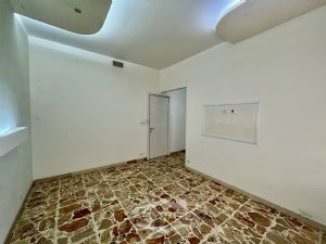 2 locali vendita Moncalieri Strada Genova 82