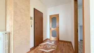 Appartamento trilocale con box auto