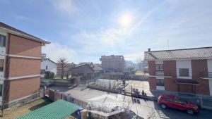 Appartamento trilocale con box auto