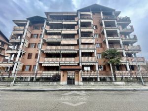 2 locali affittasi Moncalieri Strada Genova 255