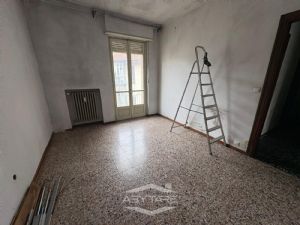 AMPIO TRILOCALE LIBERO SUBITO ZONA OSPEDALI