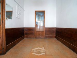 NEGOZIO D'EPOCA IN VIA SAN MASSIMO TORINO CENTRO