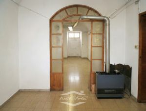 NEGOZIO D'EPOCA IN VIA SAN MASSIMO TORINO CENTRO