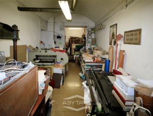 NEGOZIO D'EPOCA IN VIA SAN MASSIMO TORINO CENTRO