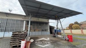Capannone artigianale con soppalco e area esterna