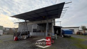 Capannone artigianale con soppalco e area esterna