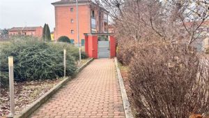 VIA BELBO BILOCALE CON BOX E POSTO AUTO