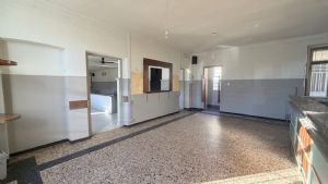 Immobile indipendente con attivita' di ristorazione e abitazione