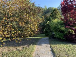 VILLA CON PISCINA E CAMPO DA TENNIS A POCHI MINUTI DA ASTI