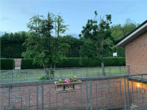 VILLA CON PISCINA E CAMPO DA TENNIS A POCHI MINUTI DA ASTI