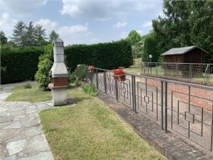 VILLA CON PISCINA E CAMPO DA TENNIS A POCHI MINUTI DA ASTI