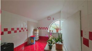 VILLA CON PISCINA E CAMPO DA TENNIS A POCHI MINUTI DA ASTI