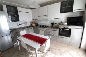 BEINASCO CENTRO IN VENDITA TRILOCALE SU DUE LIVELLI