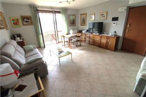 BEINASCO CENTRO IN VENDITA TRILOCALE SU DUE LIVELLI