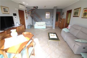 BEINASCO CENTRO IN VENDITA TRILOCALE SU DUE LIVELLI