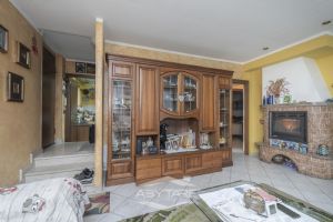 VILLA A SCHIERA CON GIARDINO E BOX