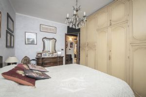 VILLA A SCHIERA CON GIARDINO E BOX