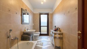 La tua casa Abytare..
Alcune immagini di questo an...