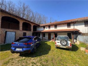 CASCINA PANORAMICA IN VIATOSTO