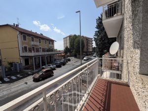 2 locali vendita Moncalieri Strada Genova