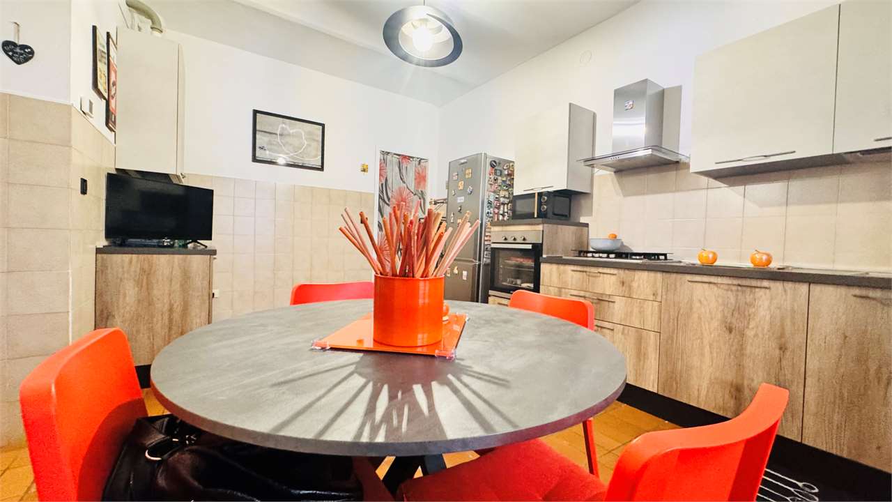 CASTELLO DI  ANNONE-CASA-CON 2 GARAGE