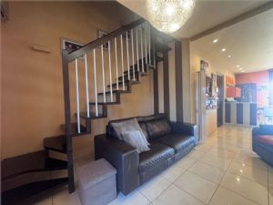 STRADA  SESIA ALLOGGIO BILIVELLO CON BOX