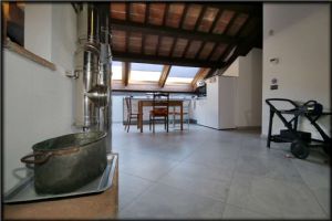 DIMORA STORICA RISTRUTTURATA CON PARCO E TERRAZZO