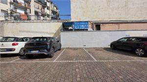 BILOCALE MODERNO CON BOX AUTO