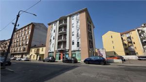 BILOCALE MODERNO CON BOX AUTO