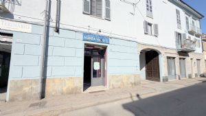 Locale commerciale  in affitto su via di forte passaggio