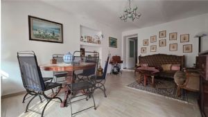 Cascina pronta da vivere in zona tranquilla