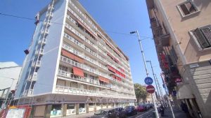 AMPIO QUADRILOCALE IN CONTESTO SIGNORILE