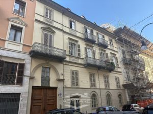 GRAZIOSA MANSARDA IN LOCAZIONE IN ZONA CENTRALE